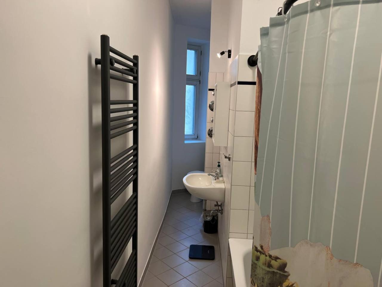 Stylish 2-Room Apartment With Balcony Next To East Side Gallery Berlin Extérieur photo