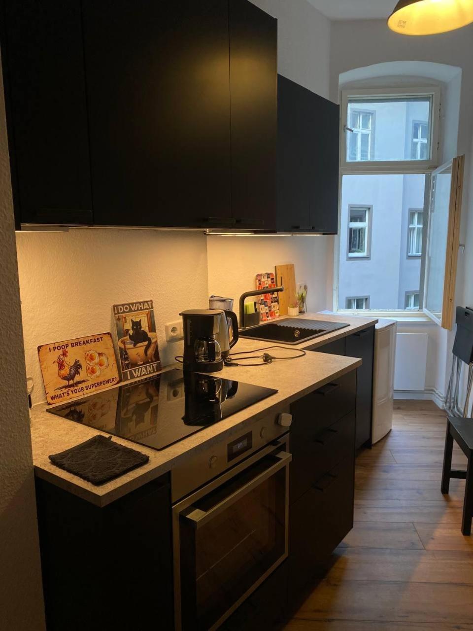 Stylish 2-Room Apartment With Balcony Next To East Side Gallery Berlin Extérieur photo